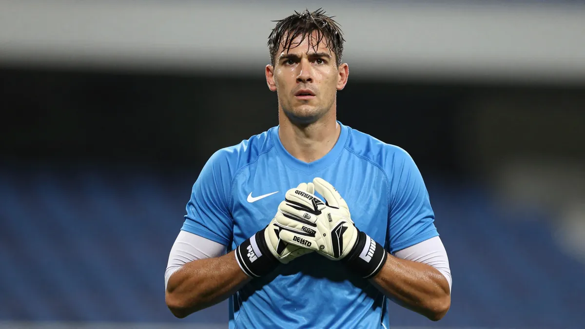 Millwall Signs New Zealand International Goalkeeper Max Crocombe
